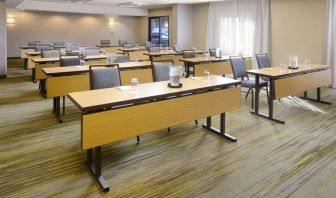 Meeting room at Sonesta Select Dallas Central Expressway.