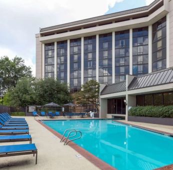 Outdoor pool at Sonesta Atlanta Northwest Galleria.