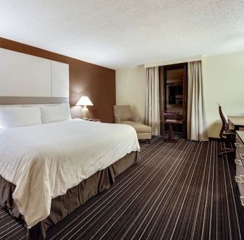 Spacious king room at Sonesta Atlanta Northwest Galleria.