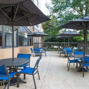 Outdoor terrace at Sonesta Atlanta Northwest Galleria.