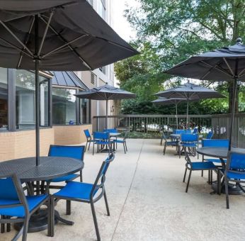 Outdoor terrace at Sonesta Atlanta Northwest Galleria.