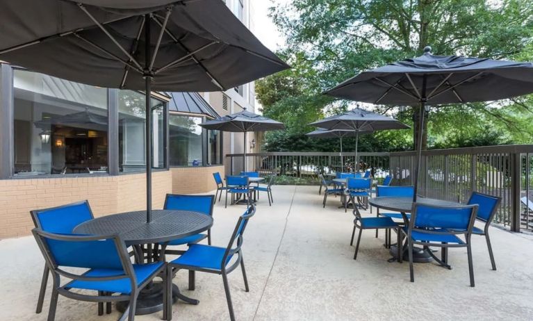 Outdoor terrace at Sonesta Atlanta Northwest Galleria.