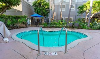 Outdoor pool area at Sonesta Anaheim Resort Area.