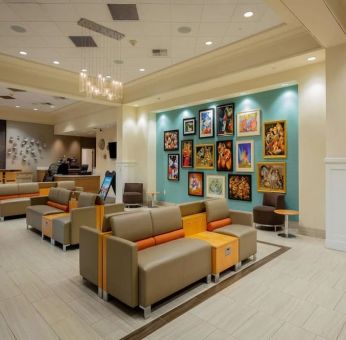 Lobby and coworking space at Sonesta Anaheim Resort Area.