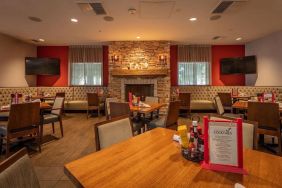 Dining area at Sonesta Anaheim Resort Area.