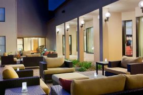 Outdoor lounge area at Sonesta Select Milwaukee Brookfield.