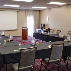 Professional meeting room at Sonesta Select Milwaukee Brookfield.