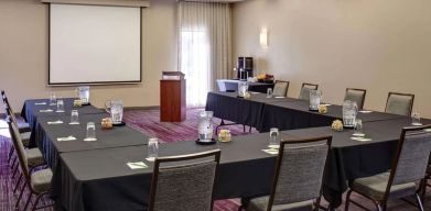 Professional meeting room at Sonesta Select Milwaukee Brookfield.