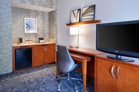 Day use room with work station and TV at Sonesta Select Minneapolis Eden Prairie.