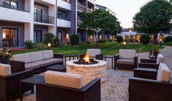 Outdoor fire pit at Sonesta Select Minneapolis Eden Prairie.