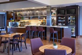 Coworking space and bar at Sonesta Select Minneapolis Eden Prairie.