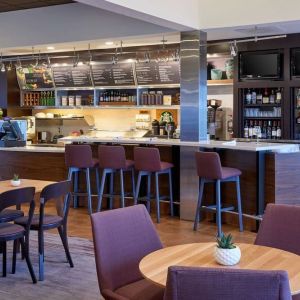 Coworking space and bar at Sonesta Select Minneapolis Eden Prairie.