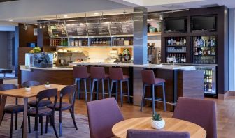 Coworking space and bar at Sonesta Select Minneapolis Eden Prairie.