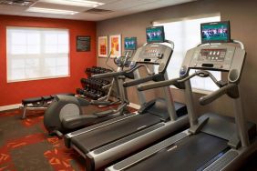 Sonesta ES Suites Chicago Waukegan Gurnee’s fitness center has a mix of free weights and exercise machines, including treadmills and an elliptical, for guests to use.