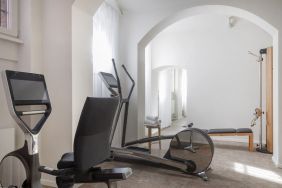 Fitness center at Wilmina Hotel.