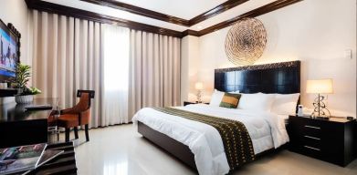 Day room with natural light at Apo View Hotel.