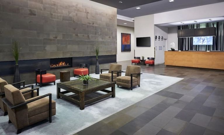 Lounge and coworking space at Novotel Toronto Vaughan Centre.