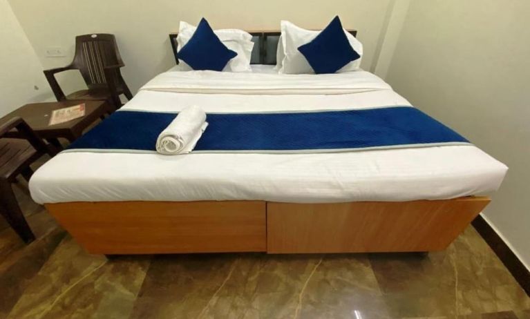 Romantic day use room at Pradhan Stay Sohna Near Bus Stand.