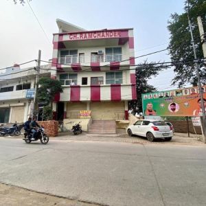 Hotel exterior and parking at Pradhan Stay Sohna Near Bus Stand.