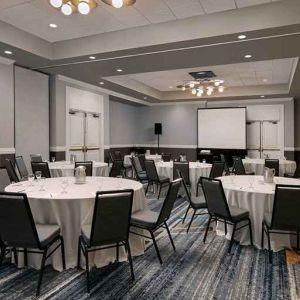 Professional meeting room at Embassy Suites By Hilton San Rafael Marin County.
