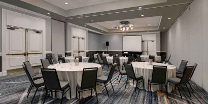 Professional meeting room at Embassy Suites By Hilton San Rafael Marin County.
