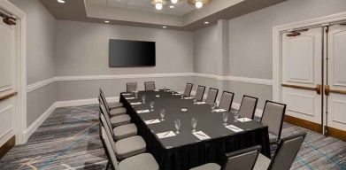 Board room at Embassy Suites By Hilton San Rafael Marin County.
