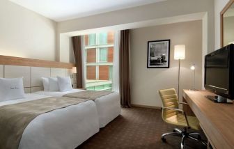 Day use room with natural light at DoubleTree By Hilton Milan.