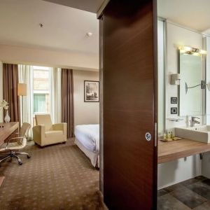 Spacious day use room with private bathroom at DoubleTree By Hilton Milan.