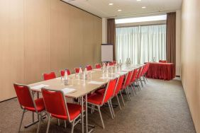 Professional meeting room at DoubleTree By Hilton Milan.