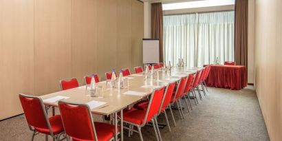 Professional meeting room at DoubleTree By Hilton Milan.