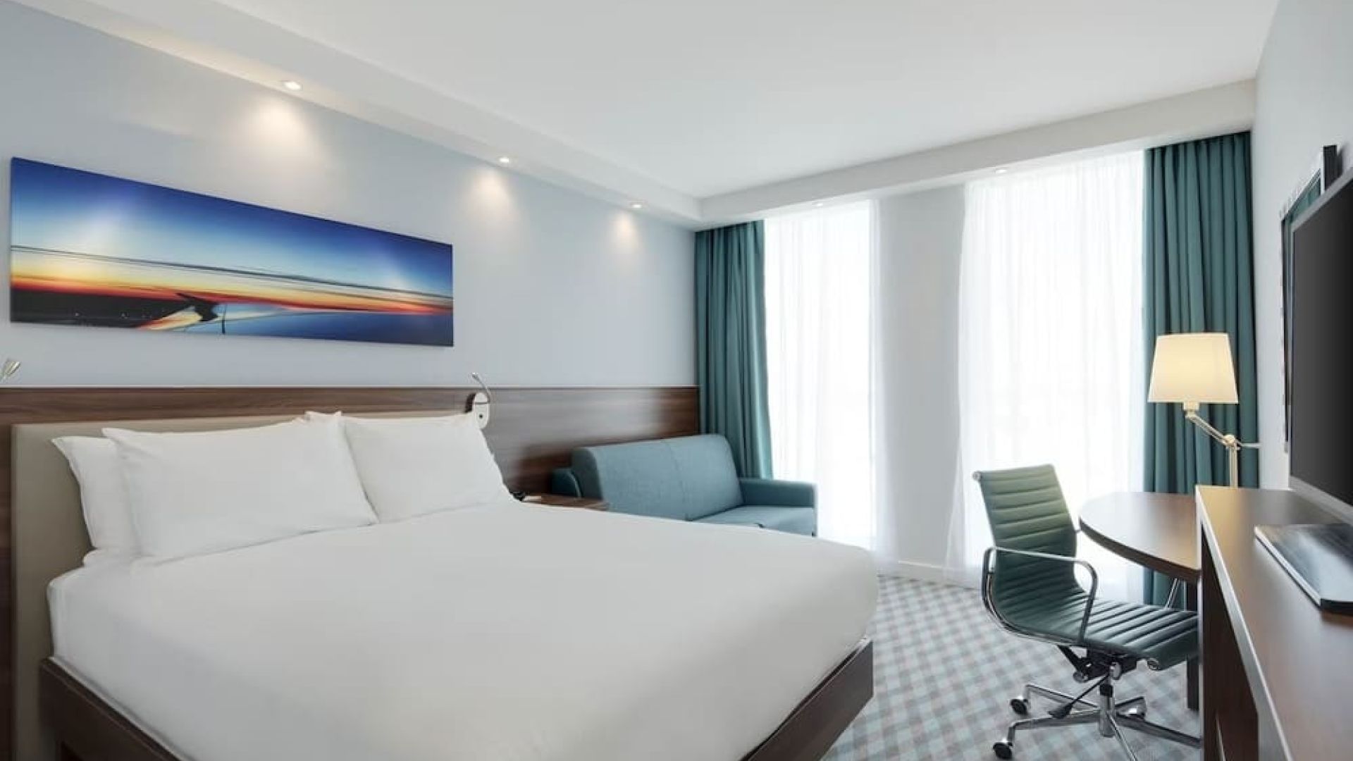 Hampton By Hilton London Stansted Airport - Stansted Habitaciones de ...