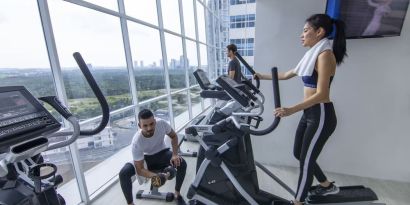 Fitness center at Fraser Place Puteri Harbour.