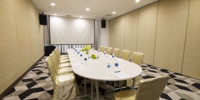 Meeting room at Fraser Place Puteri Harbour.