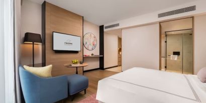 Spacious king room with TV at Capri By Fraser Bukit Bintang.