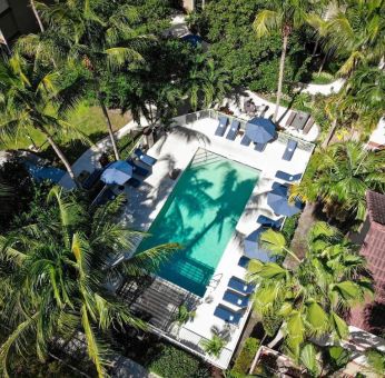 Stunning outdoor pool at Sonesta ES Suites Fort Lauderdale Plantation.