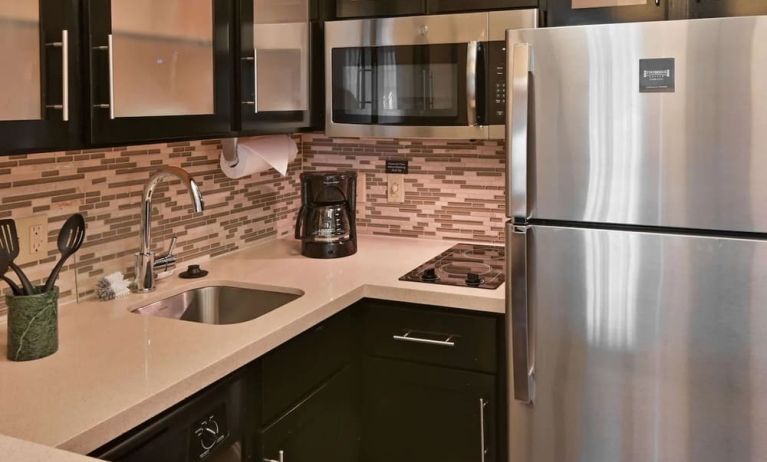 In-room kitchen at Sonesta ES Suites Fort Lauderdale Plantation.