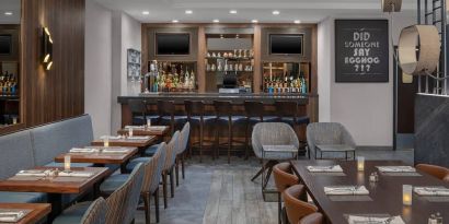 Dining room at Fairfield Inn & Suites By Marriott New York Staten Island.