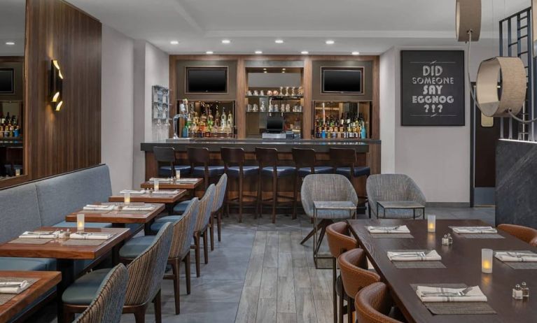 Dining room at Fairfield Inn & Suites By Marriott New York Staten Island.