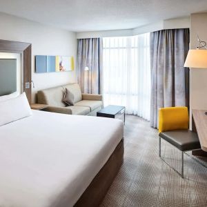 Day use room with natural light at Novotel Toronto North York.