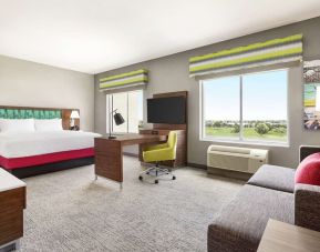 Spacious day room with lounge area at Hampton Inn & Suites Miami Kendall.