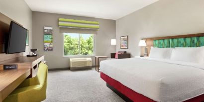 Day use room with TV at Hampton Inn & Suites Miami Kendall. 