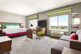 King room with work desk at Hampton Inn & Suites Miami Kendall. 