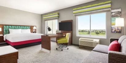 King room with work desk at Hampton Inn & Suites Miami Kendall. 