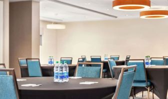 Professional meeting room at Hampton Inn & Suites Miami Kendall. 