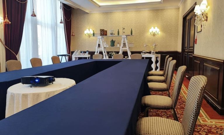 Meeting room at Gran Hotel de la Ciudad de México.