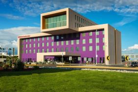 Hotel exterior and parking at Hilton Garden Inn Monterrey Airport, Nuevo Leon, Mexico.