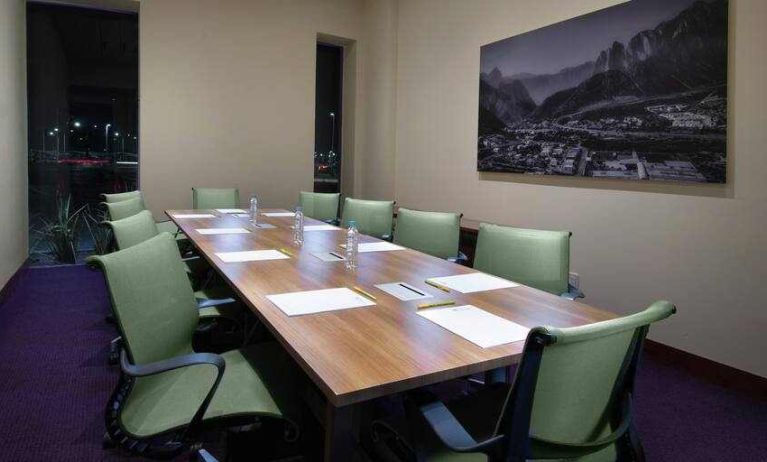 Meeting room at Hilton Garden Inn Monterrey Aeropuerto.