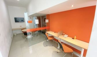 Business center at Hotel Star Express Puebla.