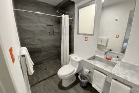 Guest bathroom at Hotel Star Express Puebla.