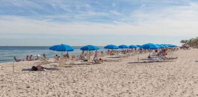 Beach access at Sonesta Fort Lauderdale Beach.